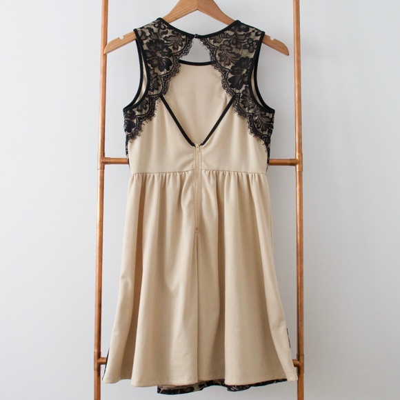 Boutique 1861 Lace Dress - Picture 4 of 8